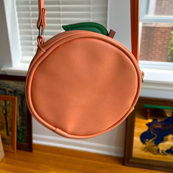 Adorable mini peach purse - Picture 8 of 9